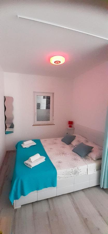 Lennida Studio Apartman Kavran Exterior foto