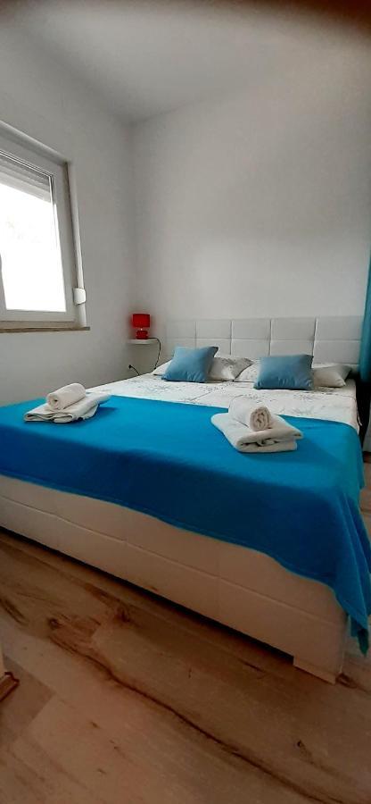 Lennida Studio Apartman Kavran Exterior foto