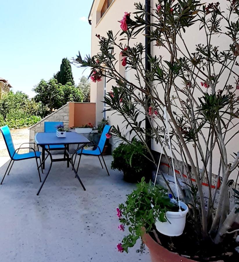 Lennida Studio Apartman Kavran Exterior foto