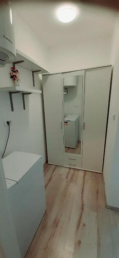 Lennida Studio Apartman Kavran Exterior foto