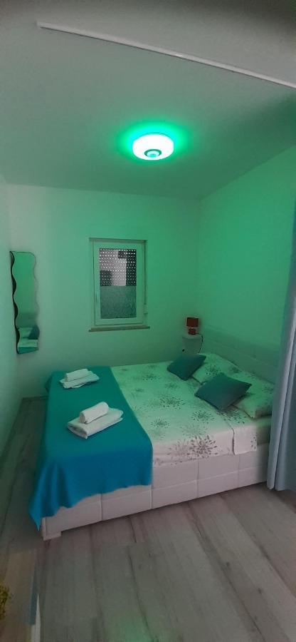 Lennida Studio Apartman Kavran Exterior foto