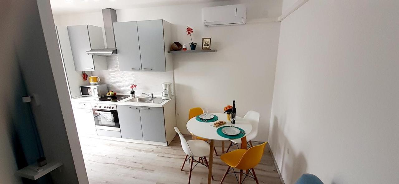 Lennida Studio Apartman Kavran Exterior foto